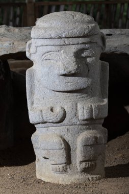 Kolombiya Kolomb öncesi heykeller 