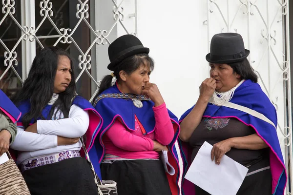 Mujeres indígenas guambianas en Silvia — Foto de Stock