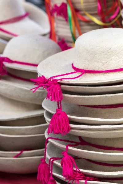 Traditionelle indigene Hüte in Ecuador — Stockfoto