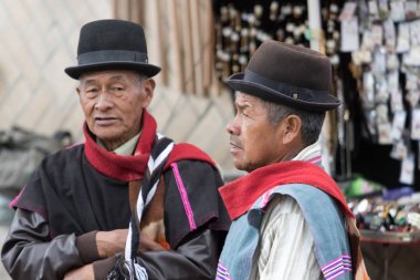 Guambiano erkeklerde Silvia açık havada 