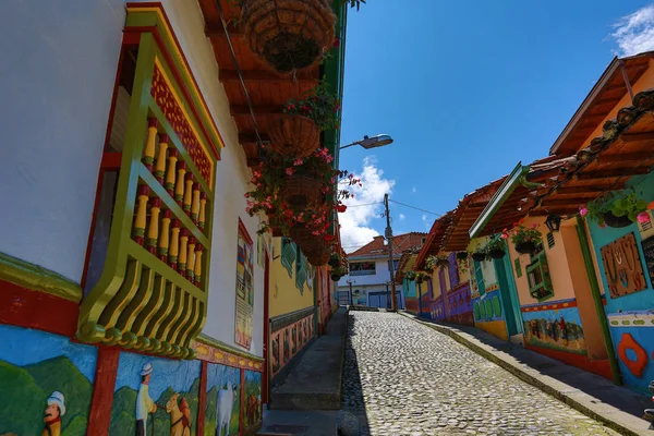 Colonial houses in Guatape — Stock Photo, Image
