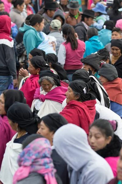 Otavalo pazarda yerli peope 