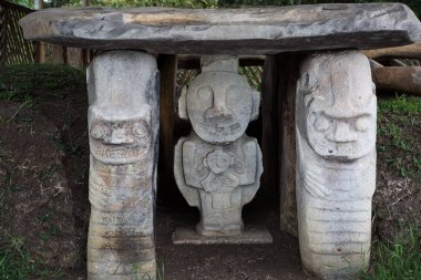 San Agustin Colombia, Kolomb öncesi heykeller 