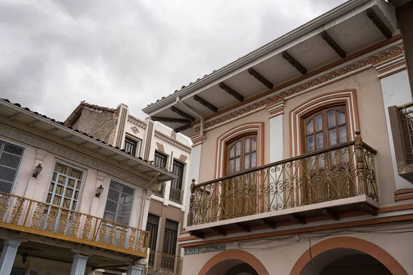 Arquitetura colonial em Cuenca — Fotografia de Stock