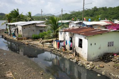 gecekondu Portobelo Panama 