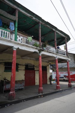 İki nokta üst üste Panama liman kenti