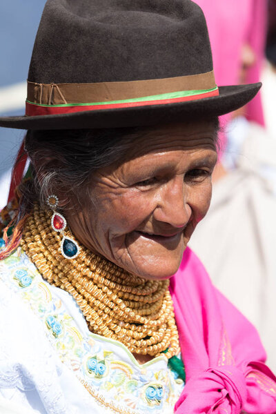 женский портрет в Котакати
 