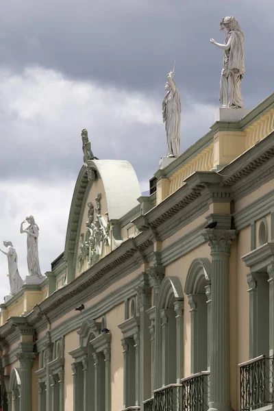 Zbliżenie architektury kolonialnej w mieście Popayan, Kolumbia — Zdjęcie stockowe