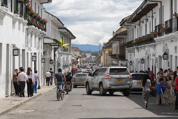 Calle concurrida en Popayán Colombia — Foto de Stock