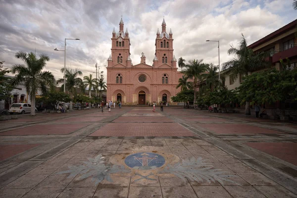 Базиліка Господа чудеса в місті Buga, Колумбія — стокове фото