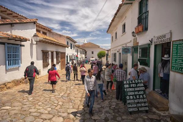 Villa de Leyva straatmening tijdens jaarlijkse fiesta — Stockfoto