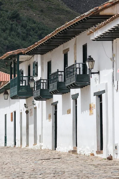 Witte koloniale gebouwen in Villa de Leyva Colombia — Stockfoto
