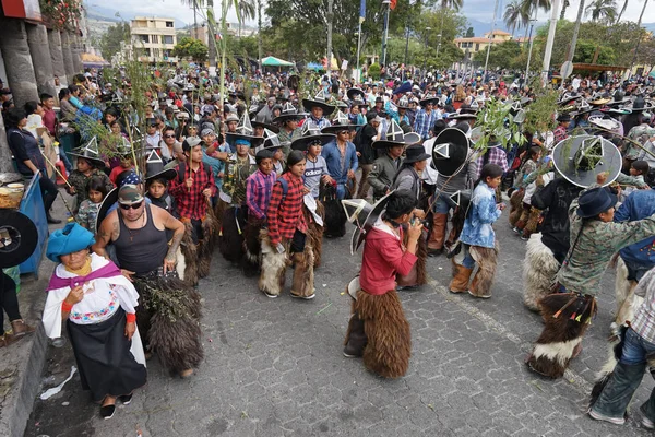 Mäns händelse under Inti Raymi i Cotacachi Ecuador — Stockfoto