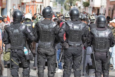 çevik kuvvet polisi Inti Raymi olay Cotacachi Ekvador 