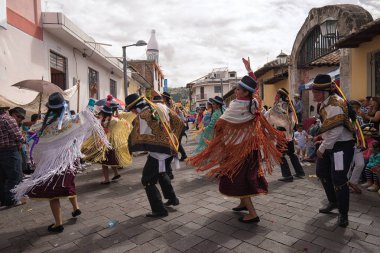 17 Haziran 2017 Pujili, Ecuador: geleneksel dansçılar Corpus Christi geçit töreninde gerçekleştirme