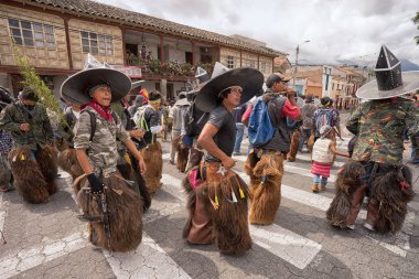Inti Raymi kutlamalar, yerli dansçılar 
