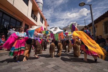 Corpus Christi dansçılar Pujili Ekvator 