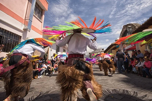 Танцоры коренных народов — стоковое фото