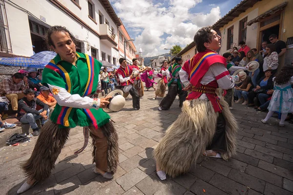 Indigenous street dancers at Corpus Christi parade Ecuador — Stock Photo, Image
