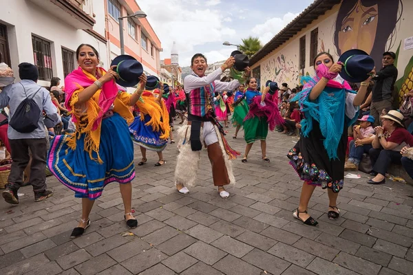Танцоры Корпус-Кристи в Эквадоре — стоковое фото