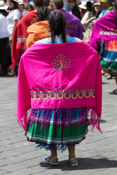 Juni 2017 Pujili Ecuador Kichwa Inhemska Kvinna Som Bär Ljusa — Stockfoto
