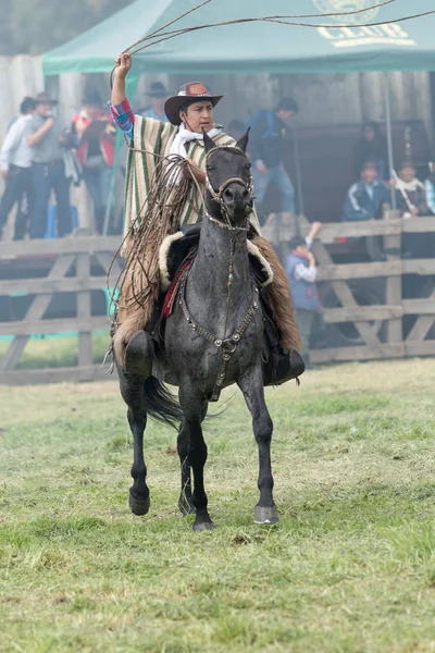 Cowboy a cavallo in Ecuador — Foto Stock