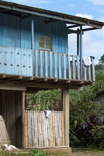 Maison en bois en Équateur — Photo