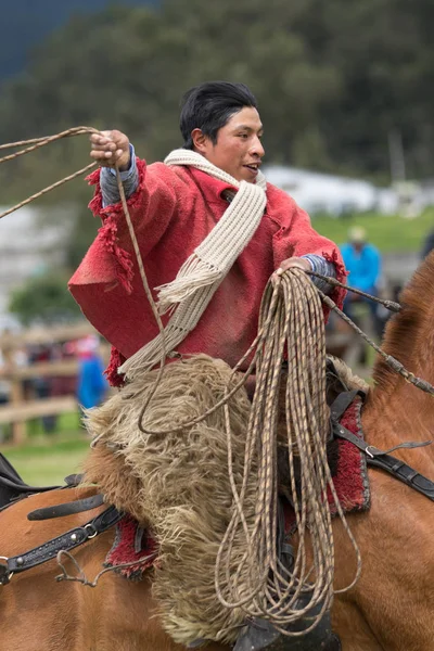 Cowboy zu Pferd in Ecuador — Stockfoto