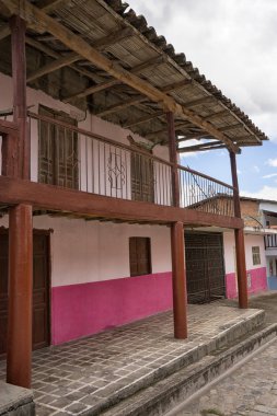 Vilcabamba, Ekvator sömürge mimarisi 