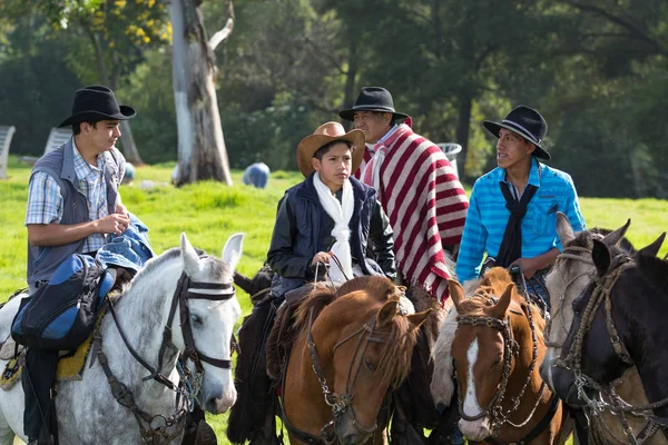Mayo 2017 Sangolqui Ecuador Los Vaqueros Reúnen Mañana Antes Rodeo — Foto de Stock