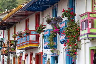 20 Şubat 2017: Salento, Colombia: boyalı binalar kahve şehrin turistler için ana cazibe biridir