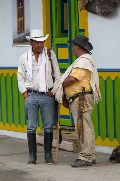 Febrero 2017 Salento Colombia Agricultores Locales Conversan Calle Del Pueblo — Foto de Stock