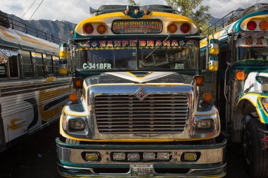 tavuk otobüs San Pedro la Laguna, Guatemala