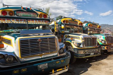 eski okul otobüs içinde toplu taşıma dönüştürülür 