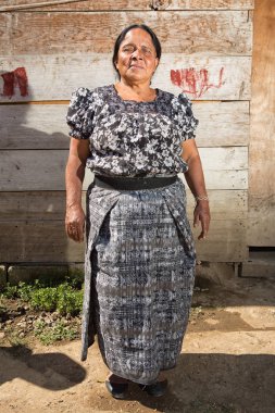 4 Şubat 2015 San Pedro la Laguna, Guatemala: küçük yerli kasabasında bir Maya kadın portresi