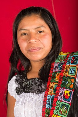 20 Ocak 2015 San Pedro la Laguna, Guatemala: tzutujil etnik grubun Maya bir kadın portresi