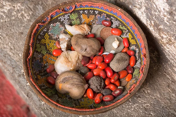 Feijão vermelho usado no ritual xamânico — Fotografia de Stock