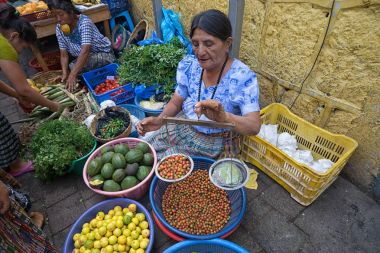 çiftçilere piyasa San Pedro La Laguna, Guatemala