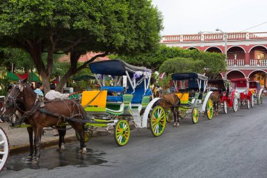 at arabaları Granada, Nikaragua tarihi merkezi çizilmiş. 