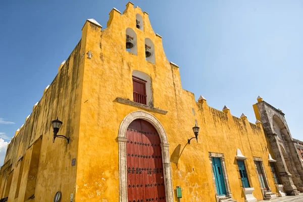 Architektury kolonialnej w campeche, Meksyk — Zdjęcie stockowe