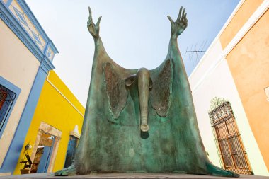Leonora Carrington heykel Campeche Meksika 