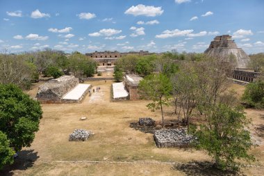 23 Nisan 2014 Uxmal, Meksika: panoramik Uxmal maya Sit Alanı