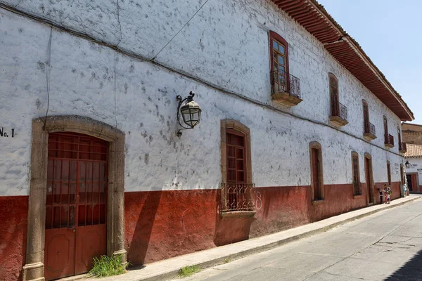 Architettura coloniale a Patzcuaro, Messico — Foto Stock