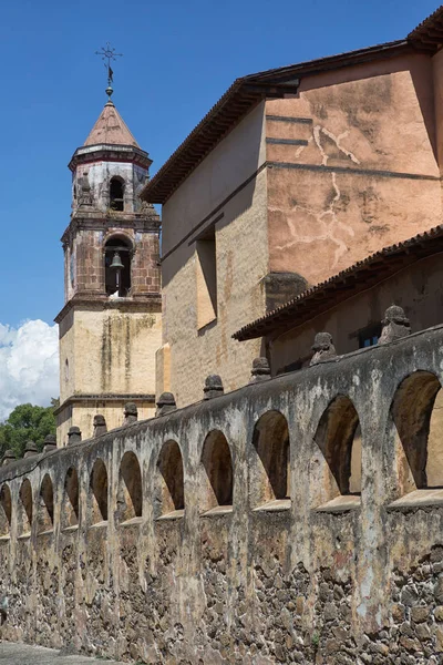 Architettura coloniale a Patzcuaro Michoacan Messico — Foto Stock