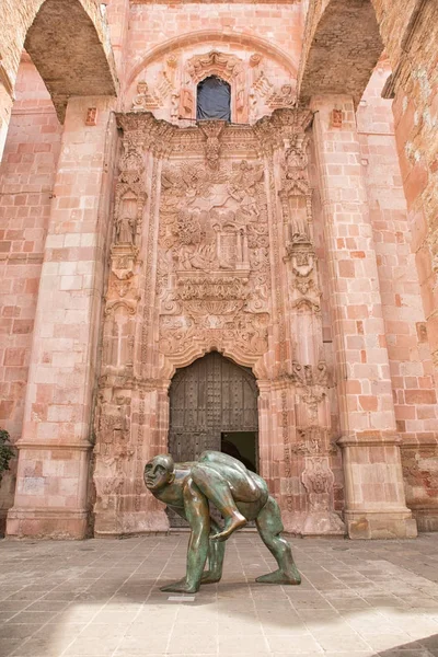 Maja 2014 Zacatecas Meksyk Colonial Wejścia Kościoła Nowoczesny Posąg Przodu — Zdjęcie stockowe