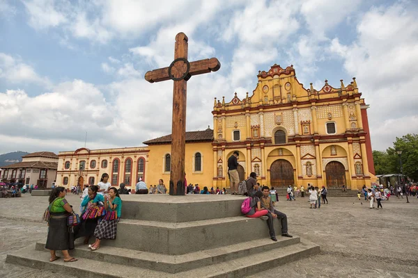 Abril 2014 San Cristóbal Las Casas México Plaza Paz Frente — Foto de Stock