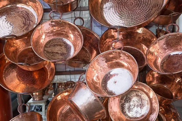 Copper pots in Santa Clara del Cobre Mexico — Stock Photo, Image