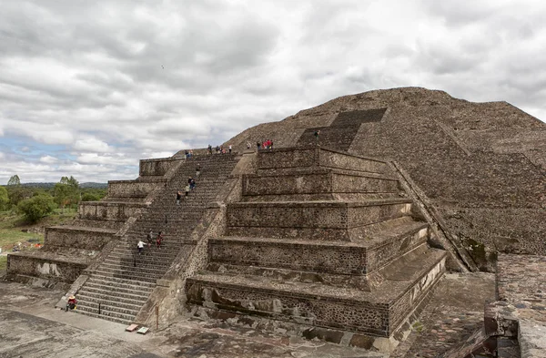 、メキシコのテオティワカンの月のピラミッド — ストック写真
