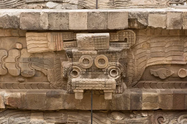 Escultura pedra decoração closeup detalhe no Teotihuacan ruínas México — Fotografia de Stock