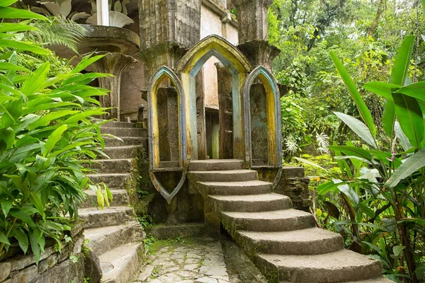 Bâtiment en béton à Las Pozas au Mexique Xilitla — Photo